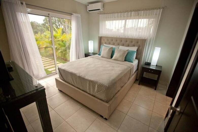 Villa Stylish 3 Bedroom W/ Covered Bbq Area By The Pool