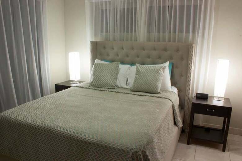 Villa Stylish 3 Bedroom W/ Covered Bbq Area By The Pool