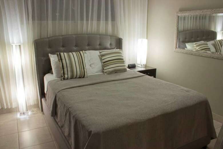 Villa Stylish 3 Bedroom W/ Covered Bbq Area By The Pool