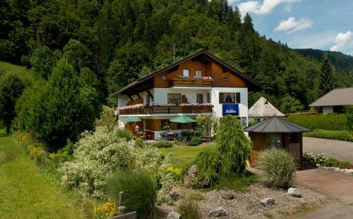 Hotel G�stehaus B�hler