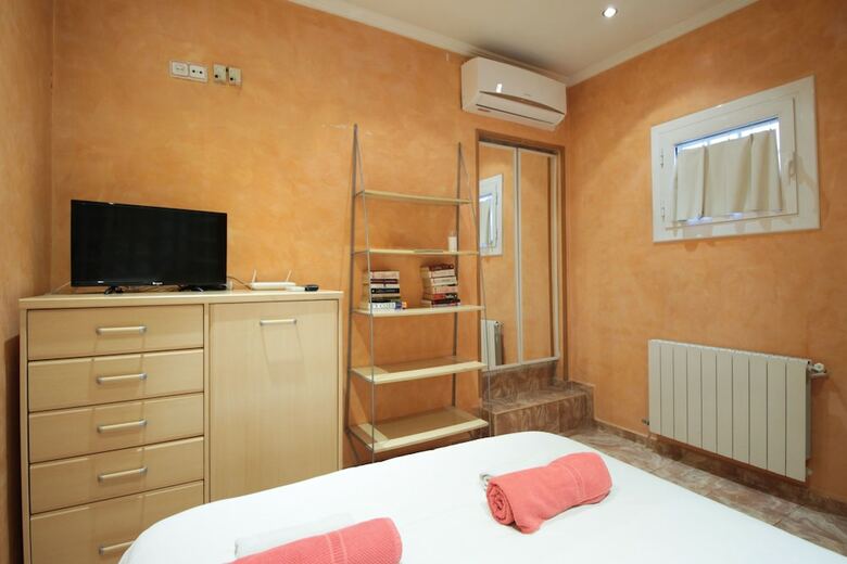 Apartamentos Villaroel Atico
