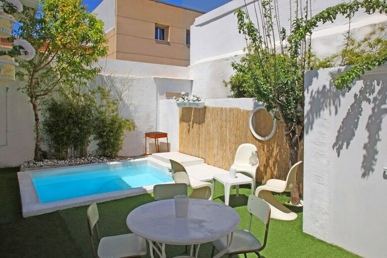 Apartamentos Lila House