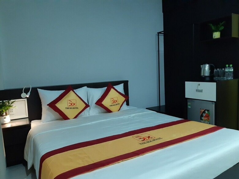 The Six Hotel