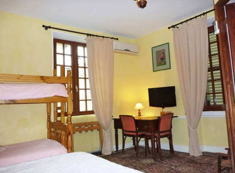 Hotel H�tel Le Saint Robert