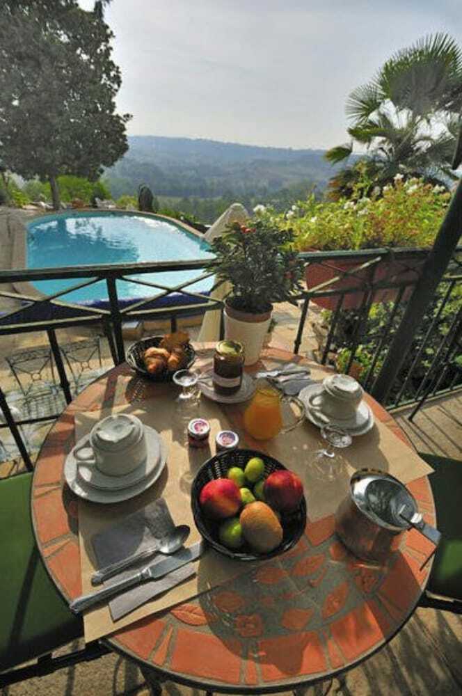 Hotel H�tel Le Saint Robert