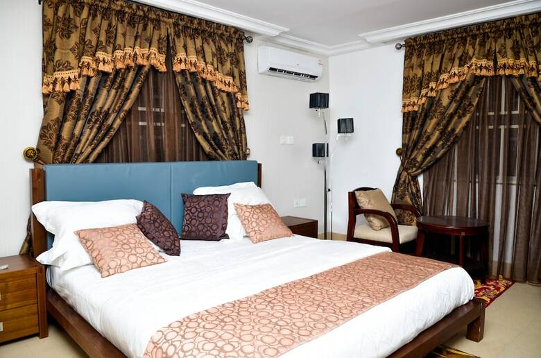 Crystal House International Hotel