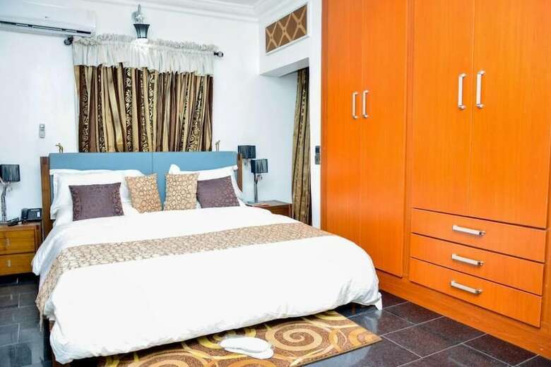 Crystal House International Hotel