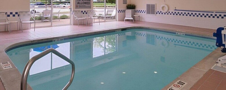 Hotel Fairfield By Marriott St Charles
