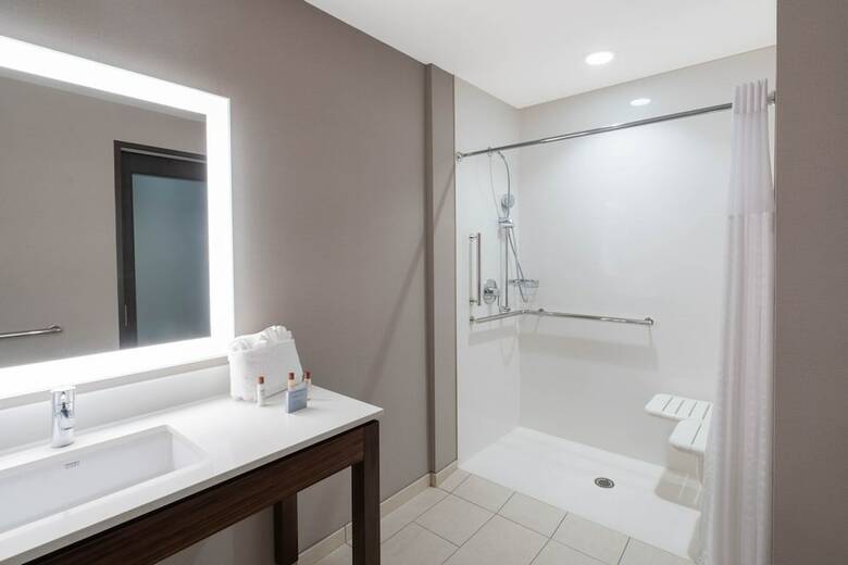 Hotel Wingate By Wyndham Seatac Airport