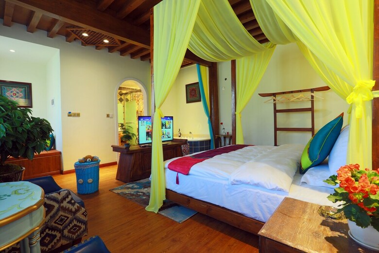 Posada Hua Linglong Courtyard Inn