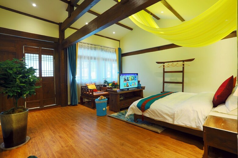 Posada Hua Linglong Courtyard Inn