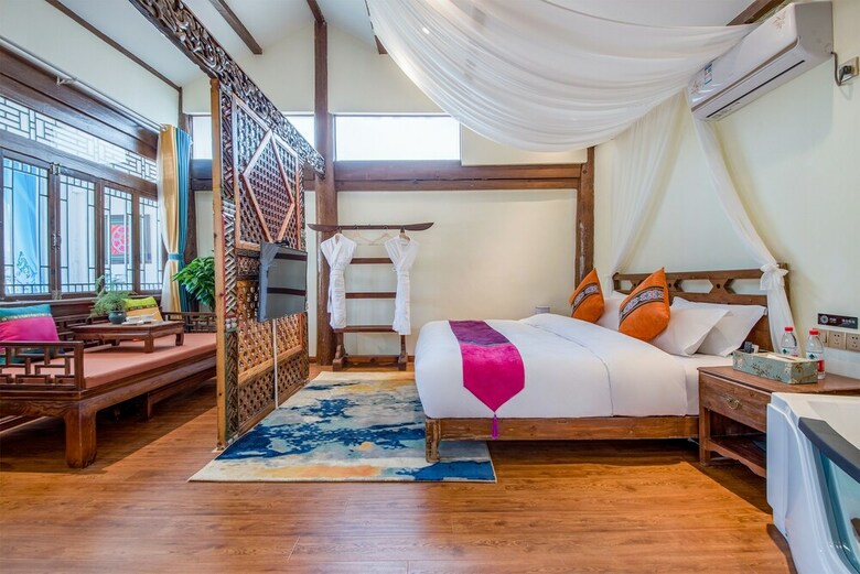 Posada Hua Linglong Courtyard Inn