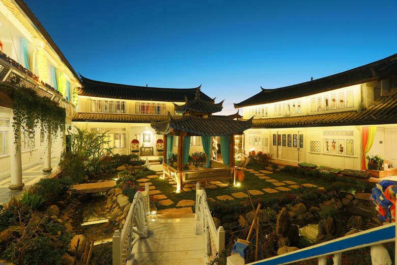 Posada Hua Linglong Courtyard Inn