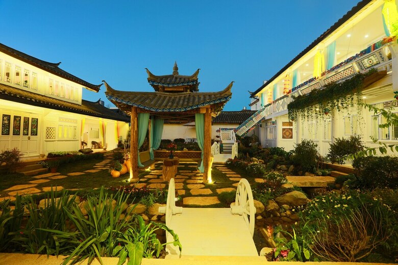 Posada Hua Linglong Courtyard Inn