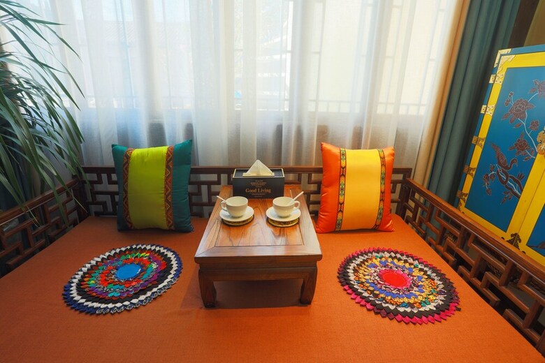 Posada Hua Linglong Courtyard Inn