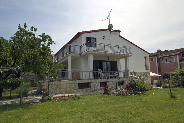 Apartamentos House Bozac