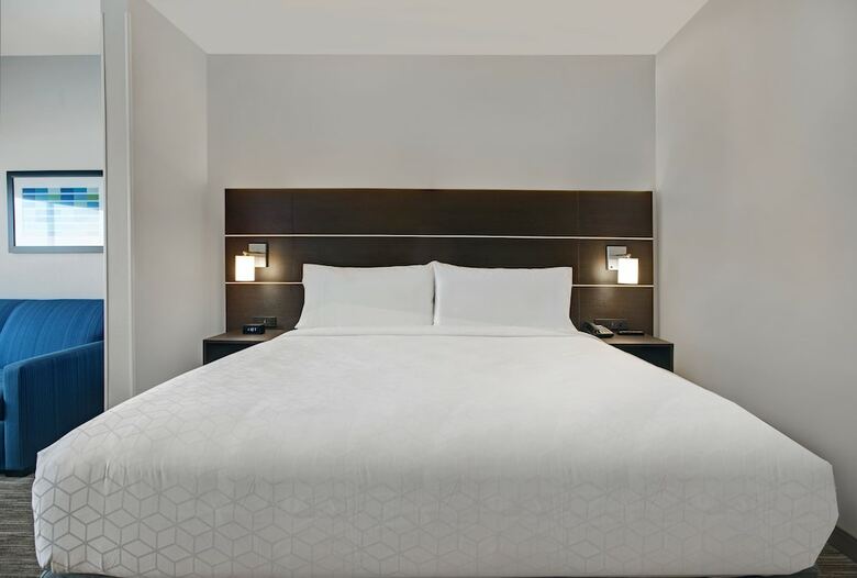 Hotel Holiday Inn Express & Suites Milwaukee - Brookfield