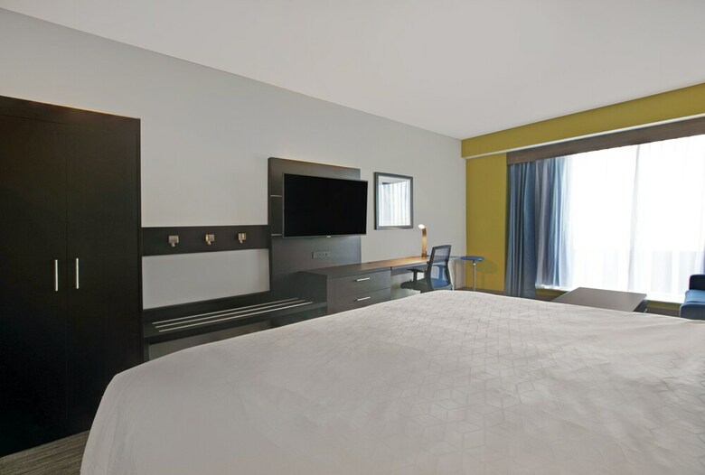 Hotel Holiday Inn Express & Suites Milwaukee - Brookfield