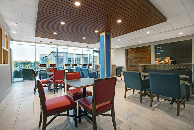 Hotel Holiday Inn Express & Suites Milwaukee - Brookfield