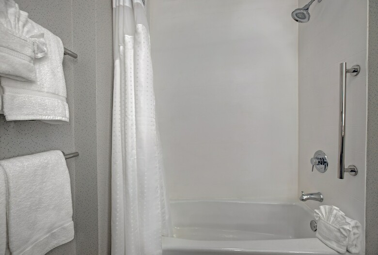 Hotel Holiday Inn Express & Suites Milwaukee - Brookfield