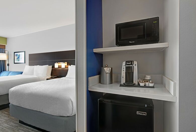 Hotel Holiday Inn Express & Suites Milwaukee - Brookfield