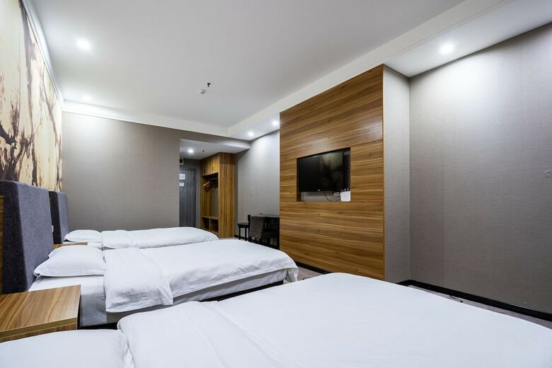 Chongqing Alvin Hotel