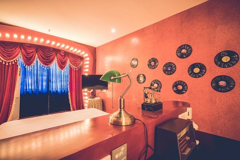 Chongqing Alvin Hotel