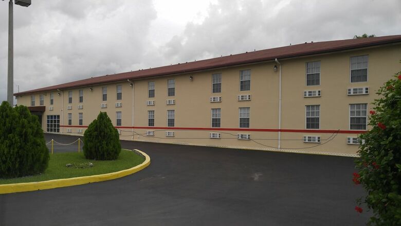 Hotel Baymont By Wyndham Florida City