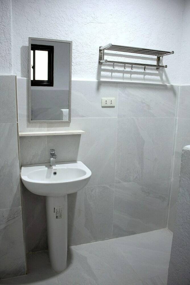 Hotel Sentro Suites Siargao