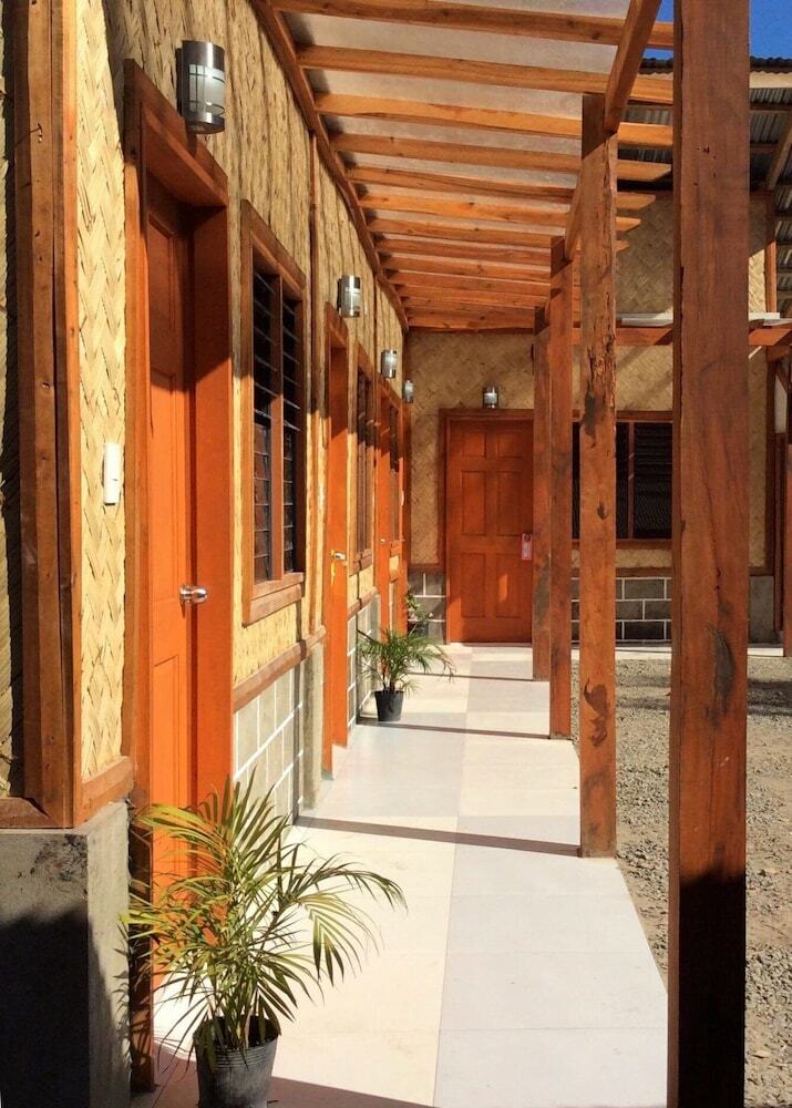Cherry's Courtyard Hotel Nacpan