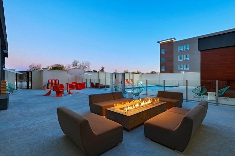 Hotel Aloft Waco Baylor