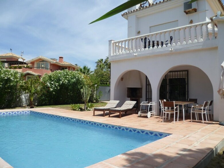 Cutest Beach Villa - 30 M To Beach