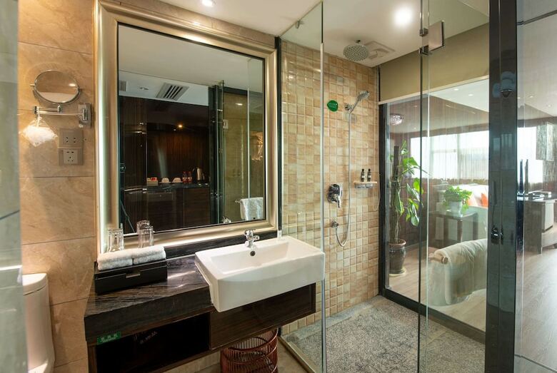 Hotel Ramada By Wyndham Encore Kaili West