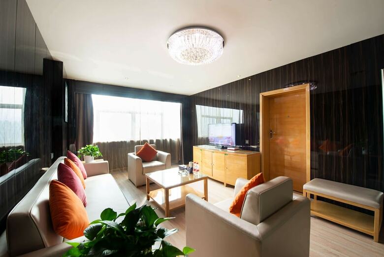 Hotel Ramada By Wyndham Encore Kaili West