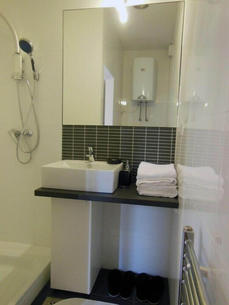 Ai Apartments
