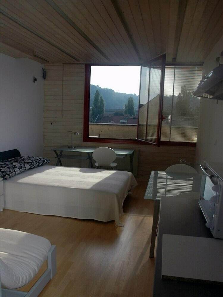Ai Apartments