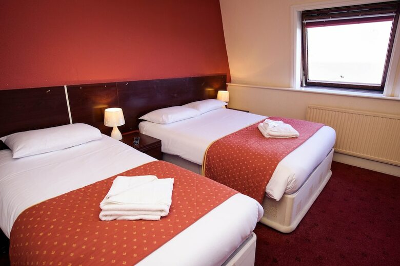 Delmont Hotel