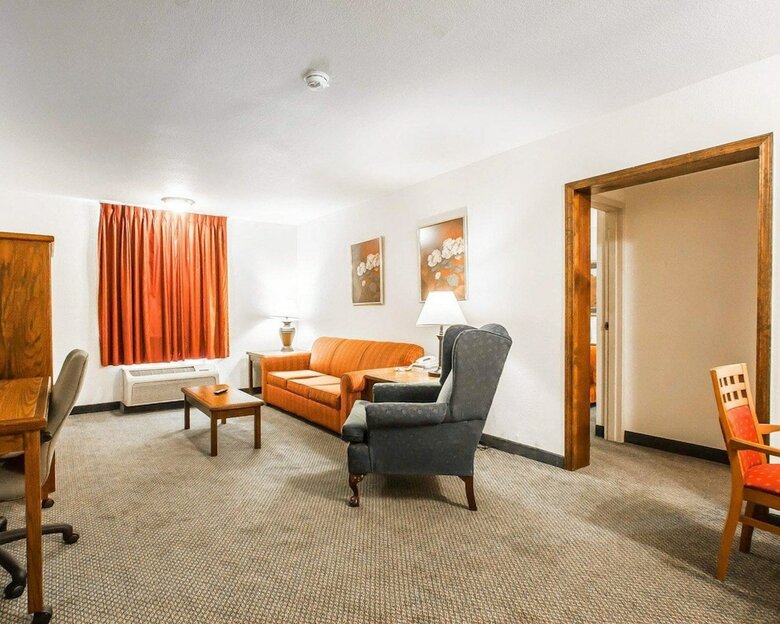 Hotel Quality Inn And Suites