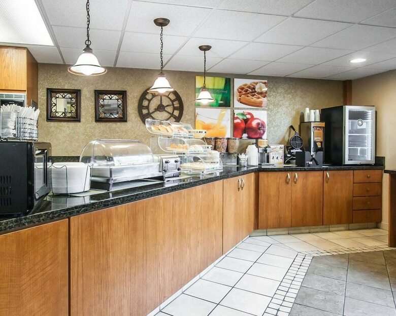 Hotel Quality Inn And Suites