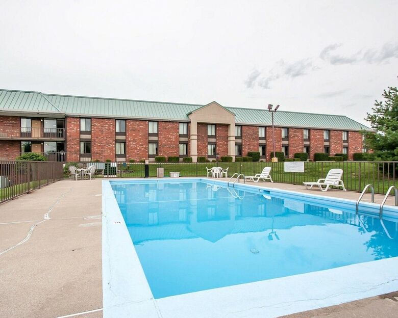 Hotel Quality Inn And Suites