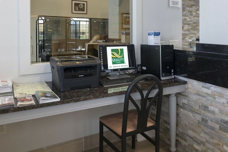 Hotel Quality Inn & Suites