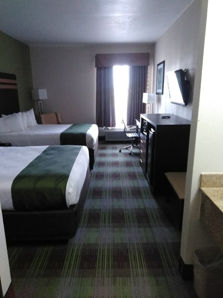 Hotel Quality Inn & Suites