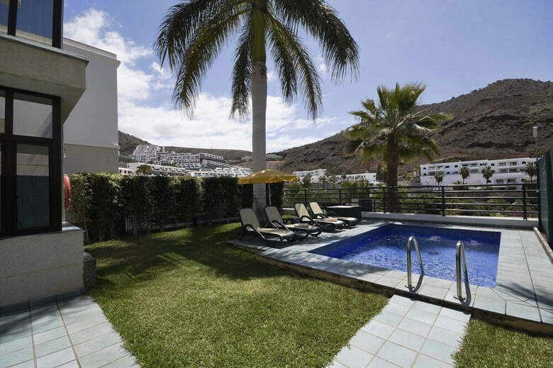 Sunshine Beach Villas