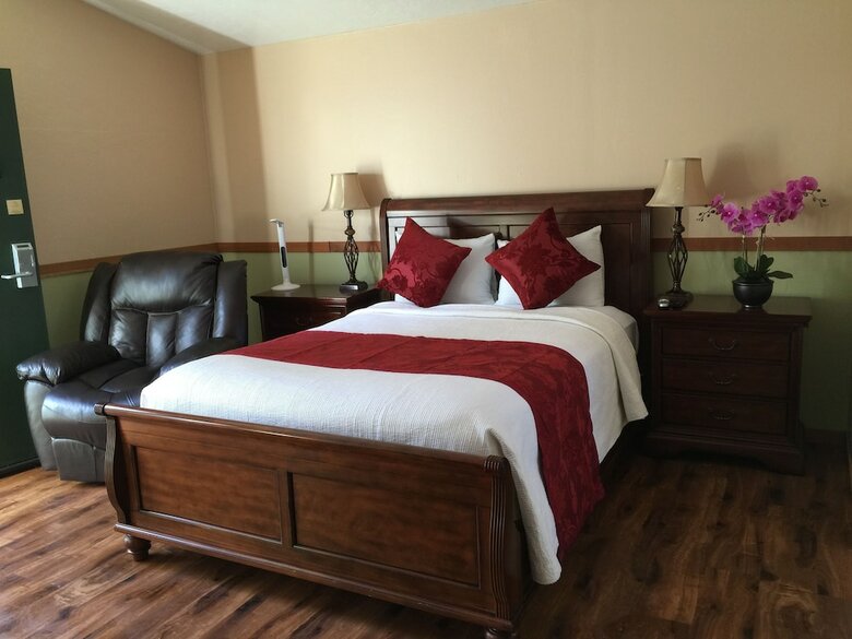Motel Carmel Resort Inn