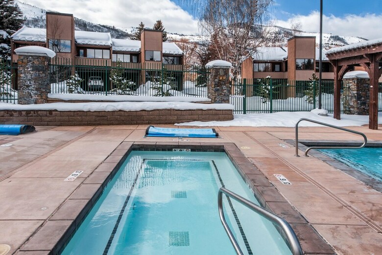 Park Avenue Townhomes By Identity Properties