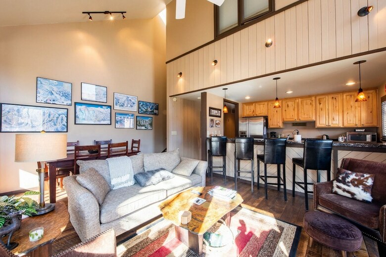 Three Kings By Identity Properties