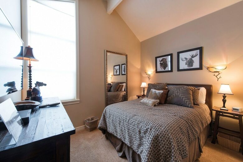 Three Kings By Identity Properties