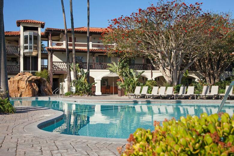 Embassy Suites By Hilton Mandalay Beach Hotel & Resort