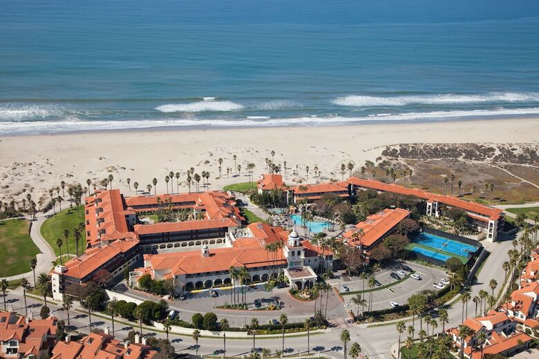 Embassy Suites By Hilton Mandalay Beach Hotel & Resort