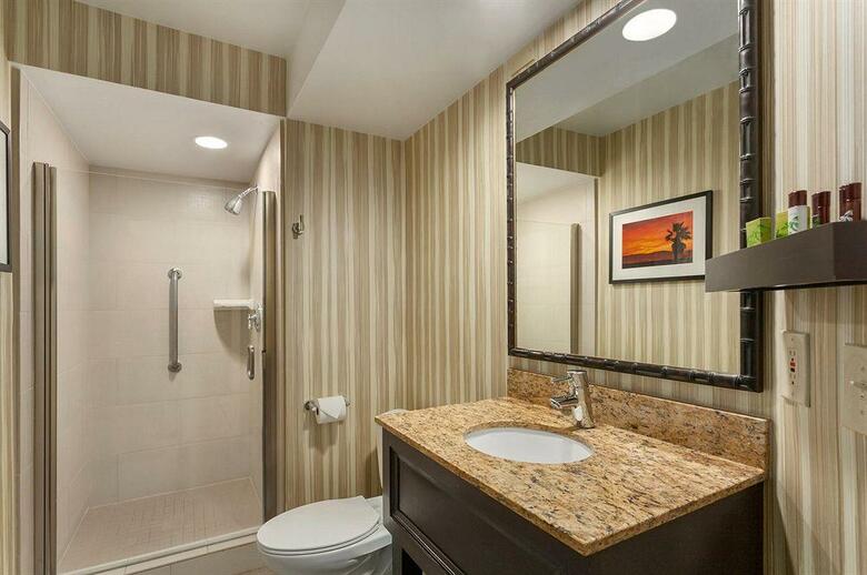 Embassy Suites By Hilton Mandalay Beach Hotel & Resort